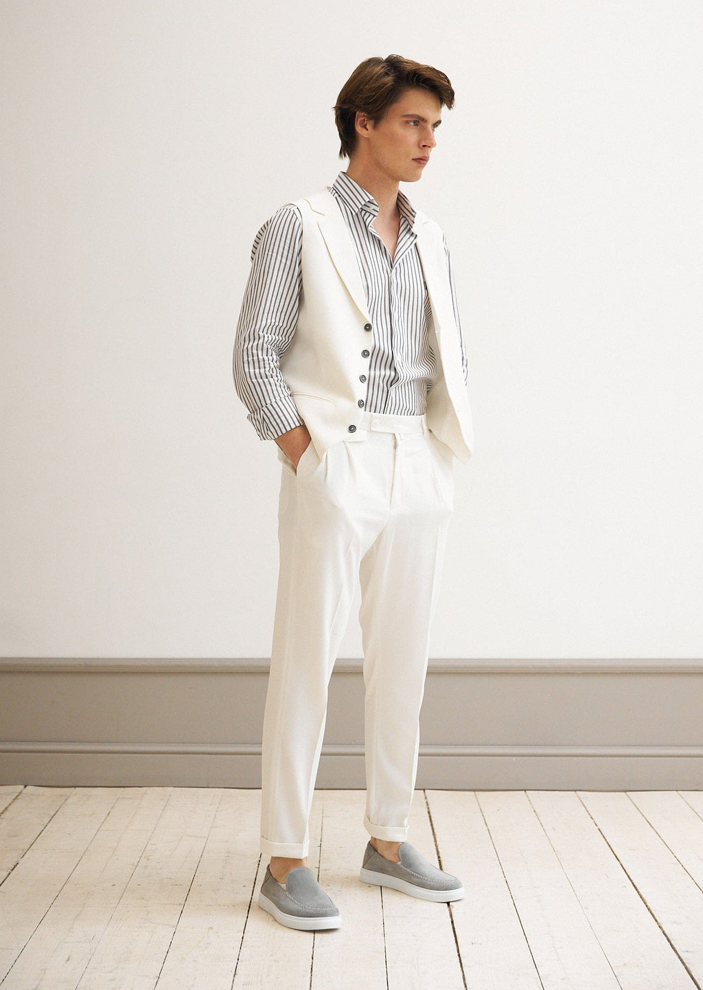 Tiavllya Casual 2 Pieces Mens White Suit Flat Notch Lapel Vest Suit For Wedding (Vest + Pants)