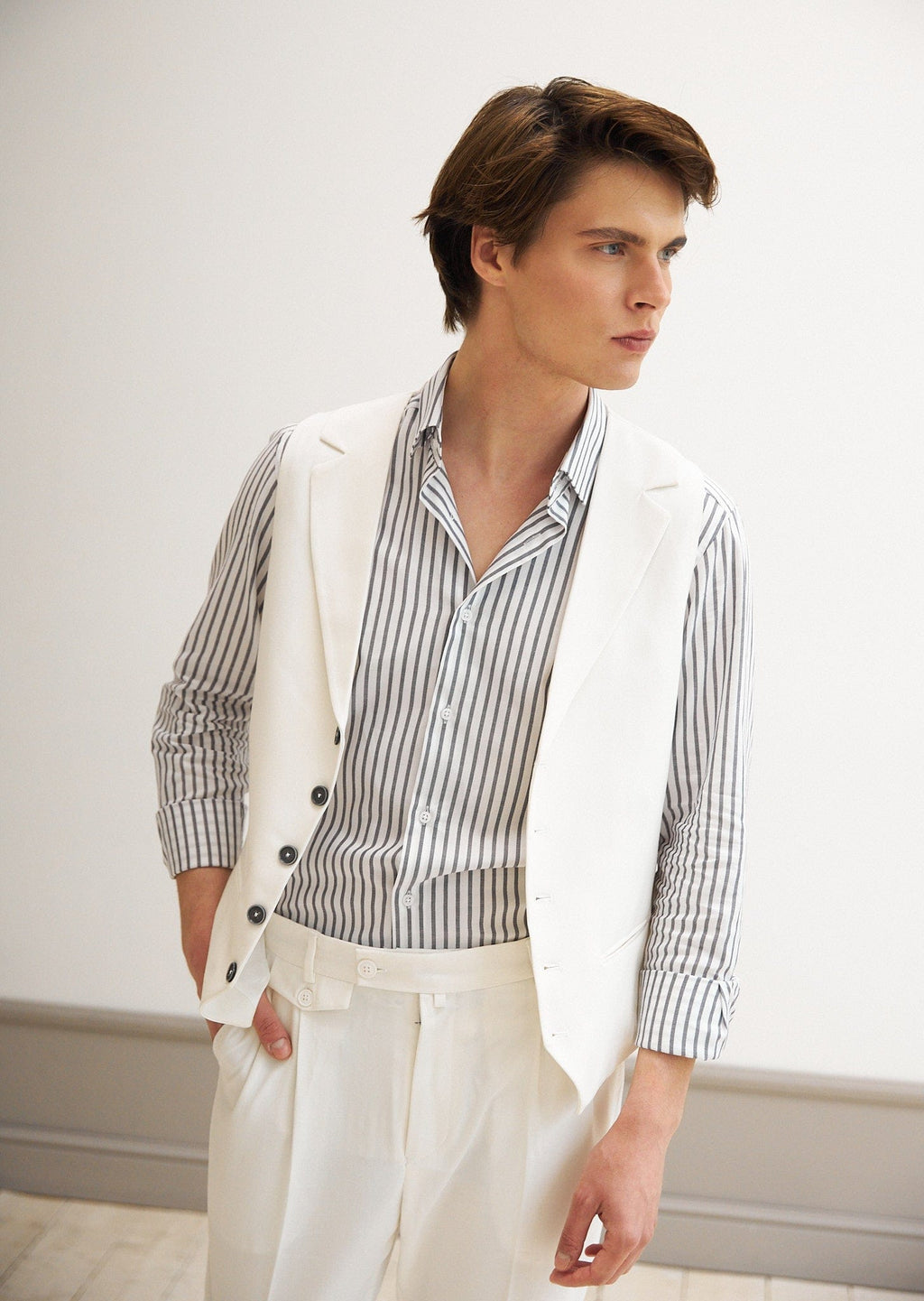 Tiavllya Casual 2 Pieces Mens White Suit Flat Notch Lapel Vest Suit For Wedding (Vest + Pants)