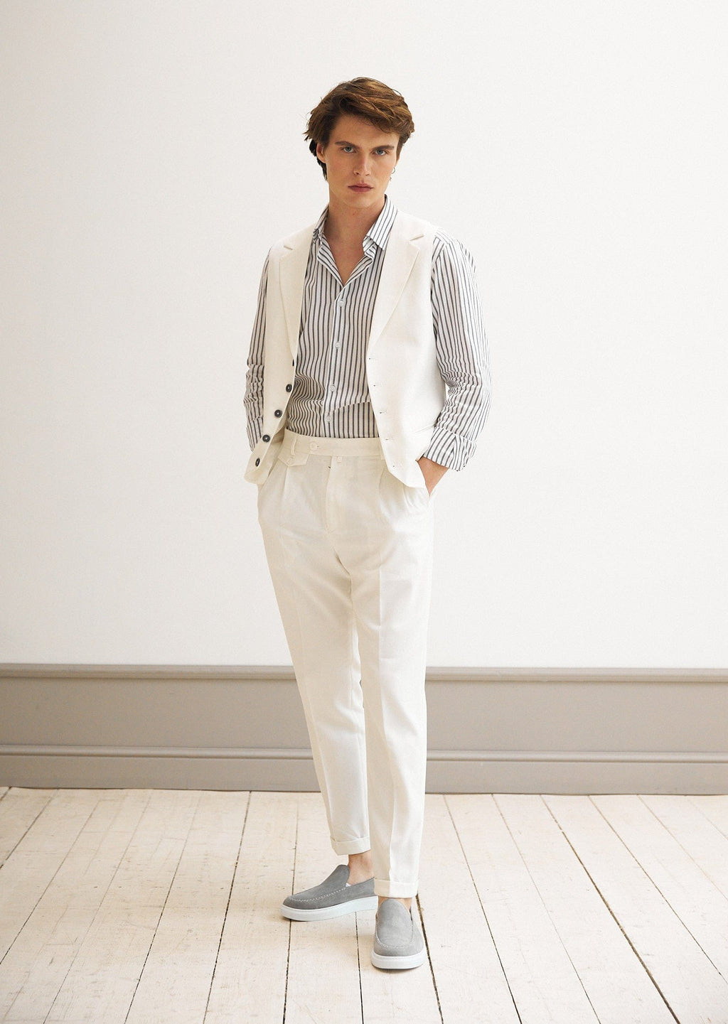 Tiavllya Casual 2 Pieces Mens White Suit Flat Notch Lapel Vest Suit For Wedding (Vest + Pants)