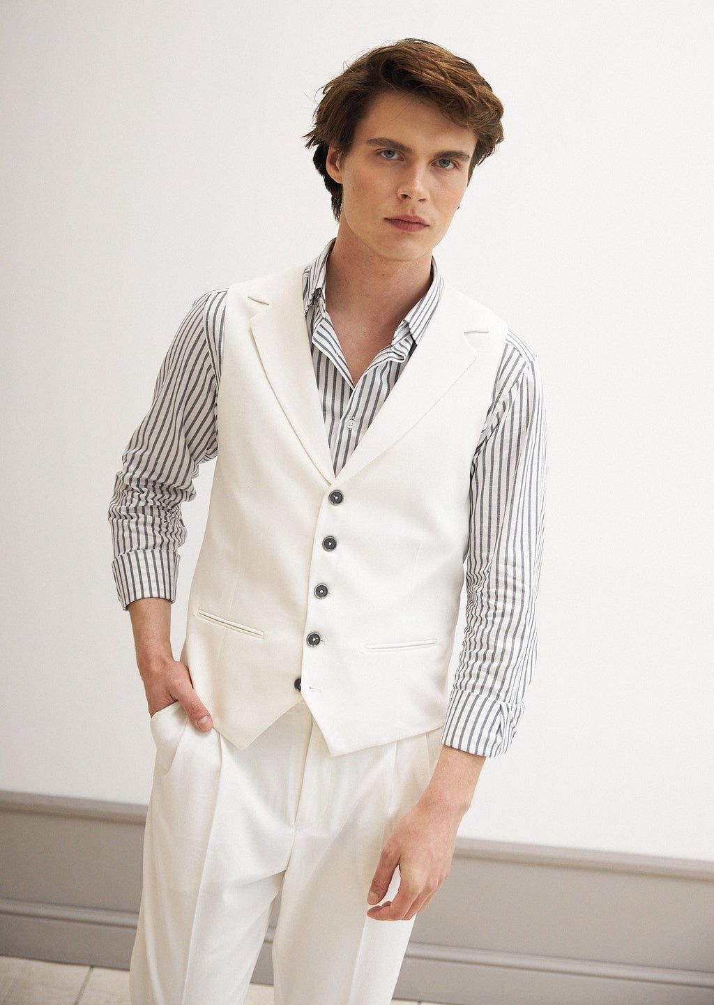 Tiavllya Casual 2 Pieces Mens White Suit Flat Notch Lapel Vest Suit For Wedding (Vest + Pants)