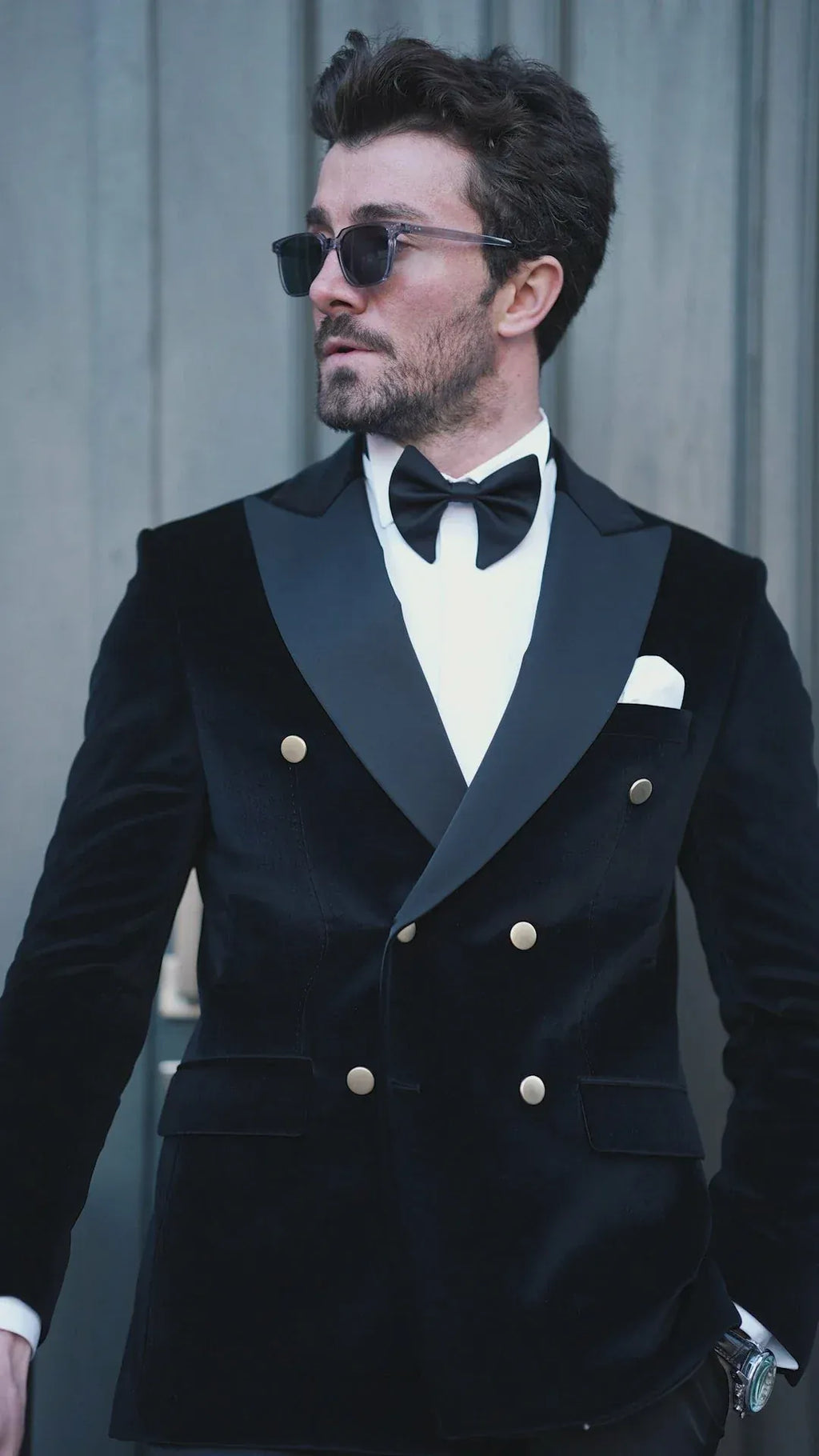 Tiavllya Classic Men's 2-Piece Red Velvet Peak Lapel Wedding Suit (Blazer+Pants)