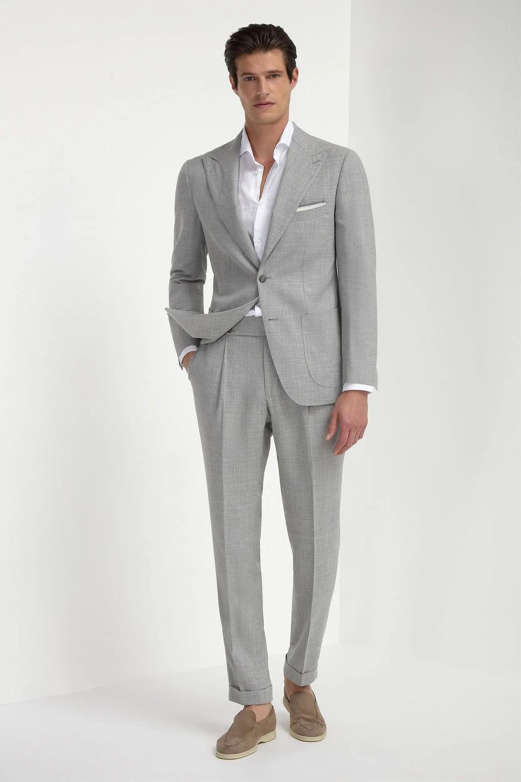 Tiavllya Fashion 2 Pieces Mens Silver Suit Flat Peak Lapel Tuxedos For Wedding (Blazer+Pants)