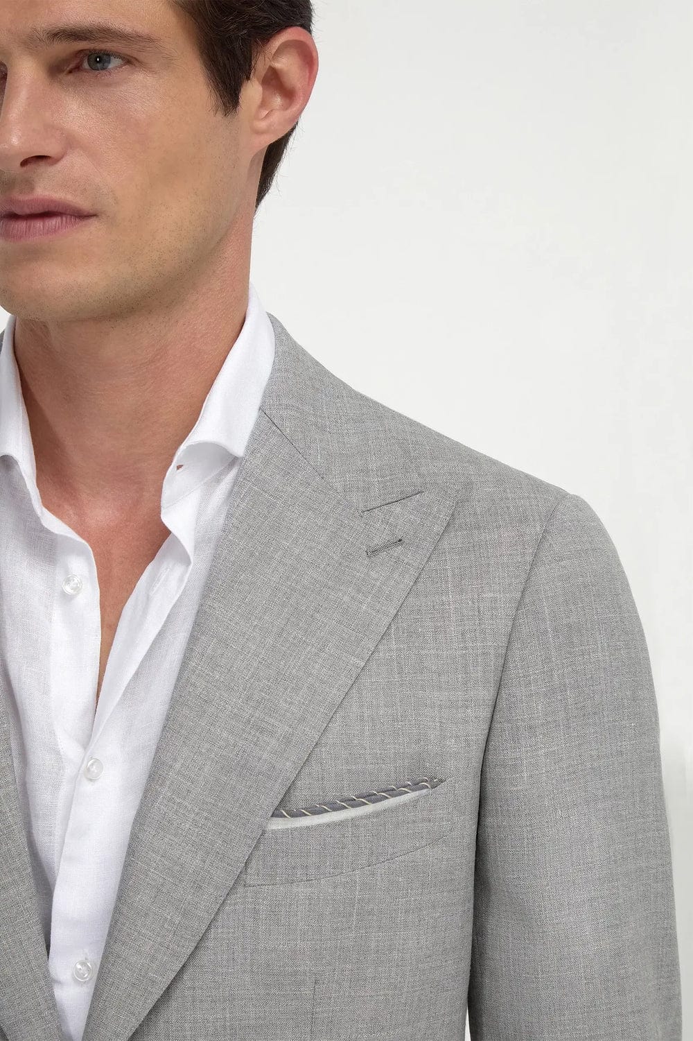 Tiavllya Fashion 2 Pieces Mens Silver Suit Flat Peak Lapel Tuxedos For Wedding (Blazer+Pants)