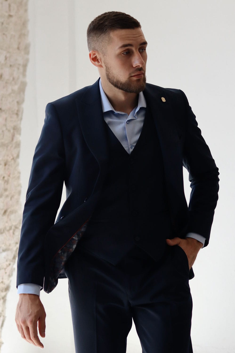 Tiavllya Fashion 3 Pieces Mens Suit Flat Peak Lapel Tuxedos (Blazer+vest+Pants)