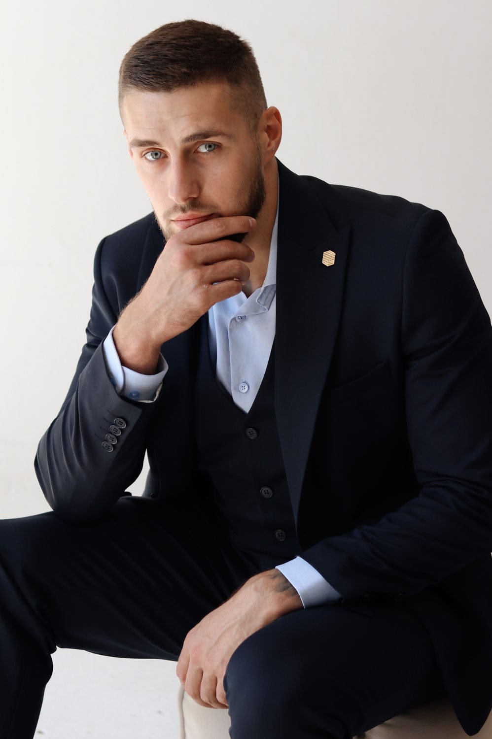 Tiavllya Fashion 3 Pieces Mens Suit Flat Peak Lapel Tuxedos (Blazer+vest+Pants)