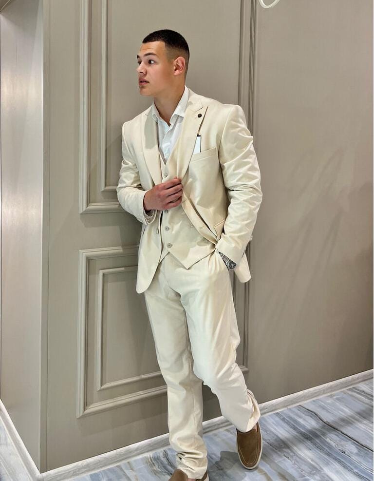 Tiavllya Fashion 3 Pieces Mens Suit Flat Peak Lapel Tuxedos (Blazer+vest+Pants)