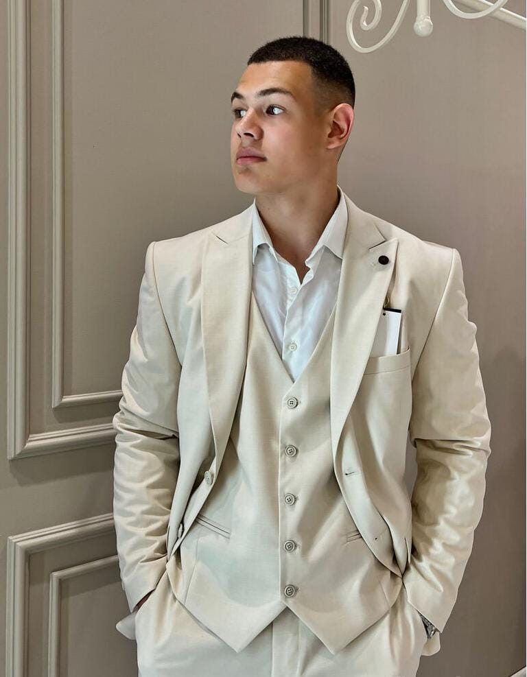 Tiavllya Fashion 3 Pieces Mens Suit Flat Peak Lapel Tuxedos (Blazer+vest+Pants)