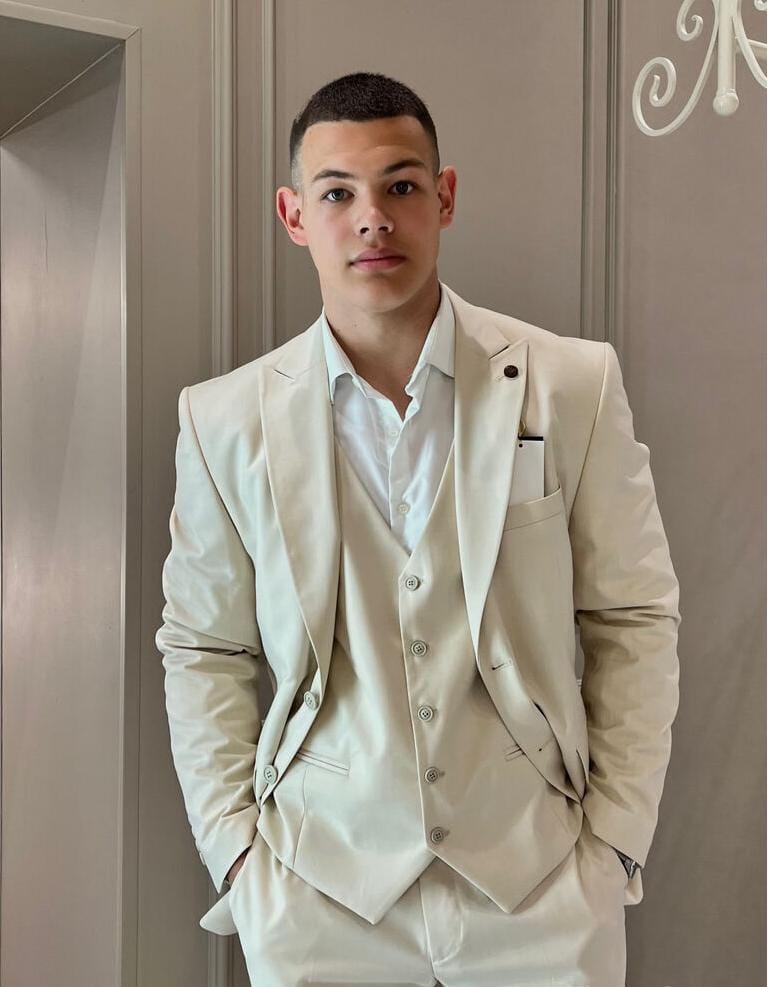 Tiavllya Fashion 3 Pieces Mens Suit Flat Peak Lapel Tuxedos (Blazer+vest+Pants)