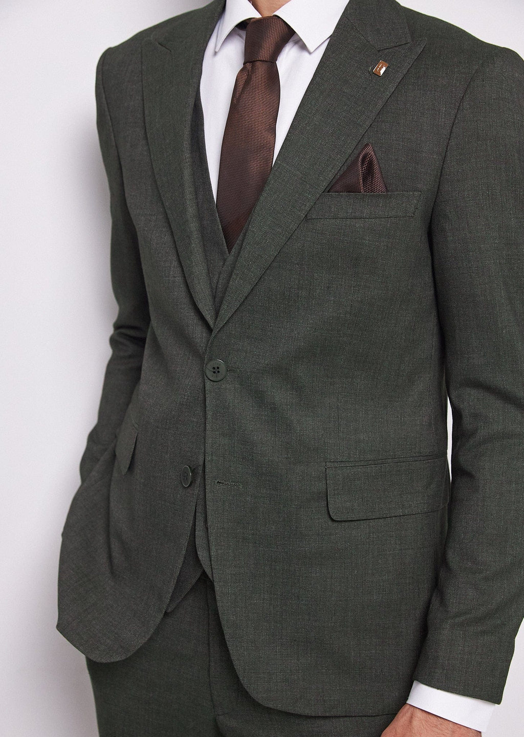 Tiavllya Fashion Men's 3 Pieces Flat Peak Lapel Army Green Tuxedos For Party (Blazer+vest+Pants)