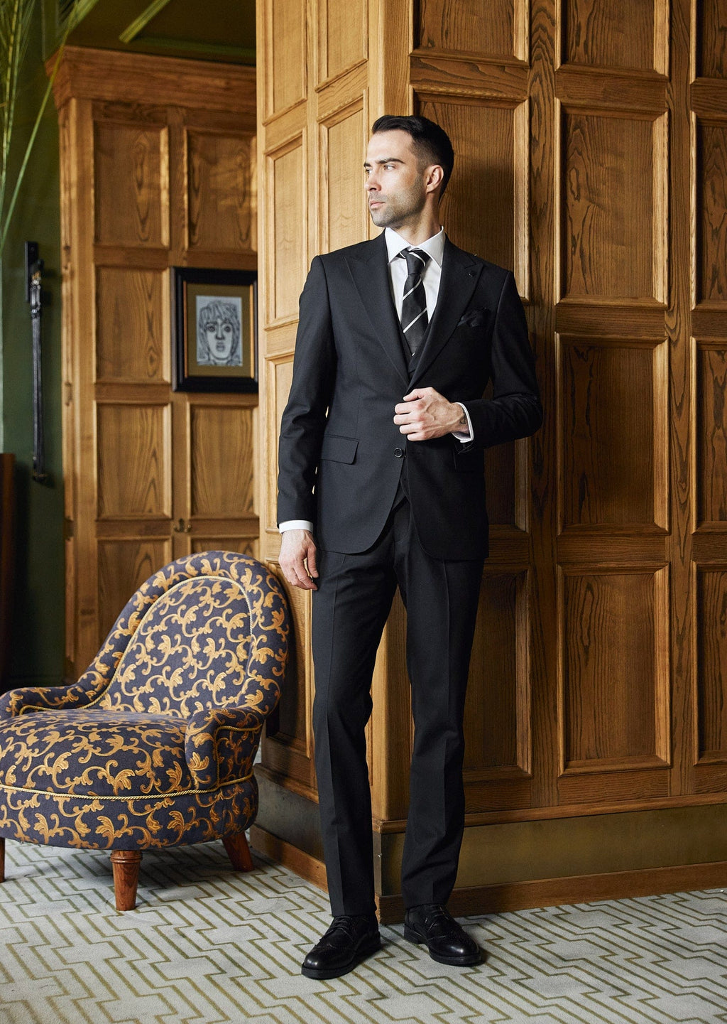 Tiavllya Fashion Men's 3 Pieces Flat Peak Lapel Black Tuxedos For Party (Blazer+vest+Pants)