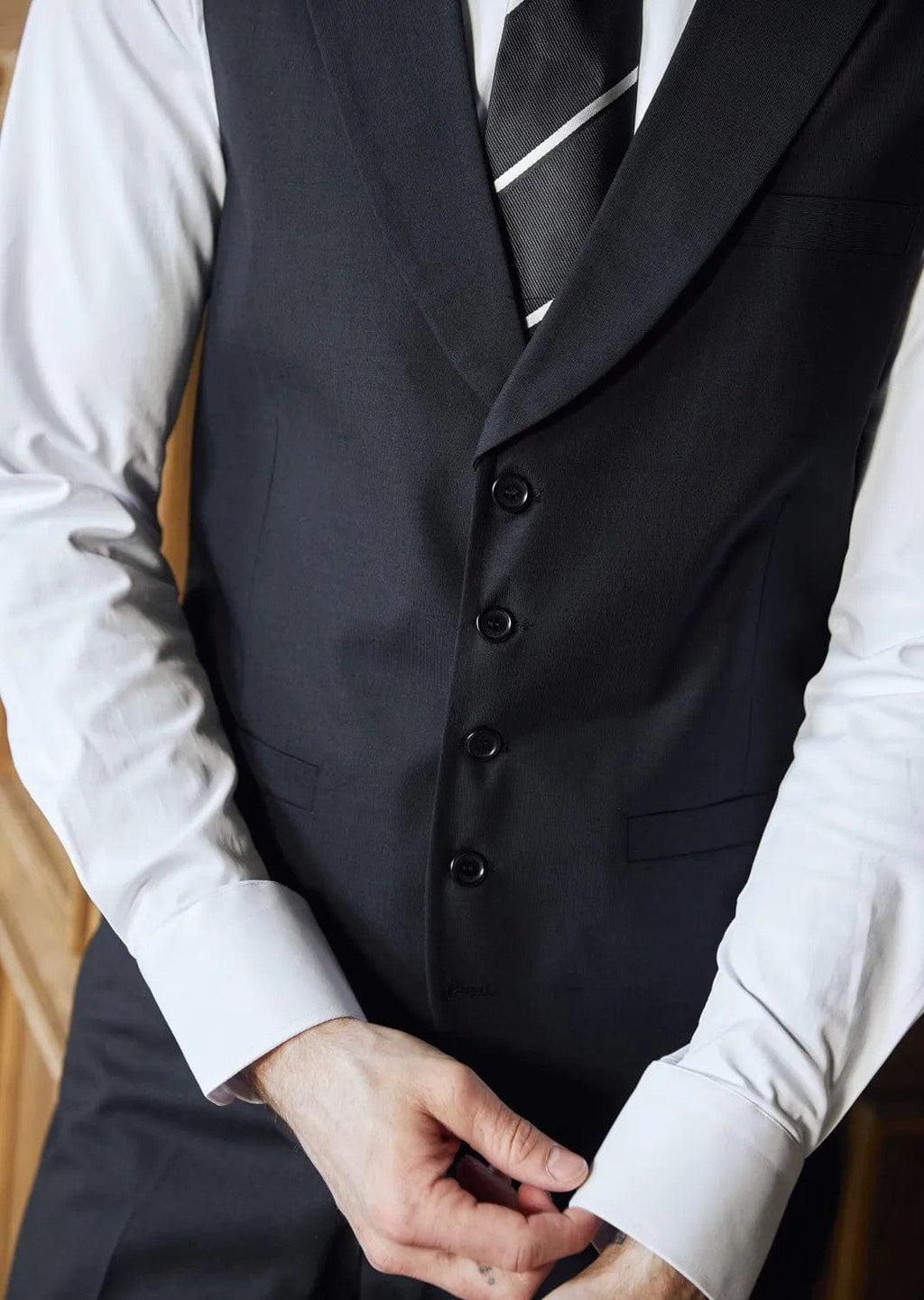 Tiavllya Fashion Men's 3 Pieces Flat Peak Lapel Black Tuxedos For Party (Blazer+vest+Pants)