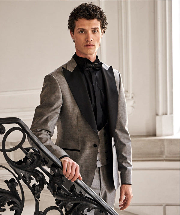 Tiavllya Fashion Men's Double Breasted 3 Pieces Peak Lapel Tuxedos (Blazer+Vest+ Pant)