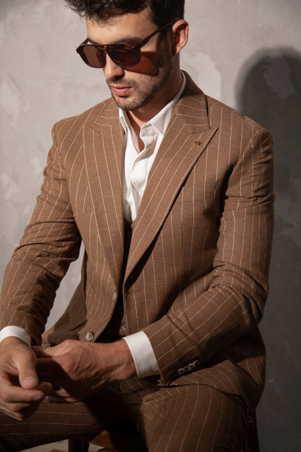 Tiavllya Formal Men's 3 Pieces Mens Suit Peak Lapel Striped Tuxedos (Blazer+Vest+Pants)