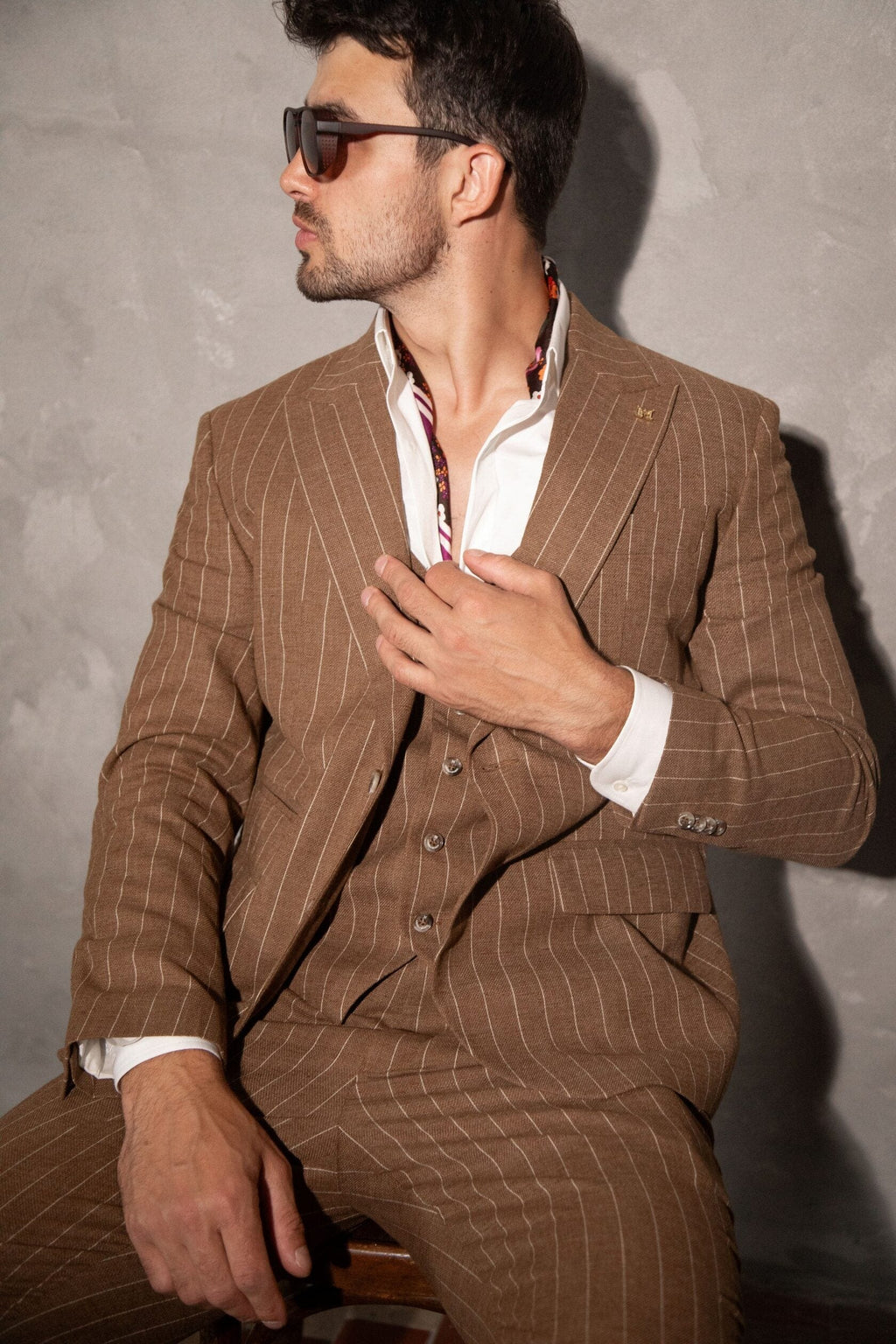 Tiavllya Formal Men's 3 Pieces Mens Suit Peak Lapel Striped Tuxedos (Blazer+Vest+Pants)