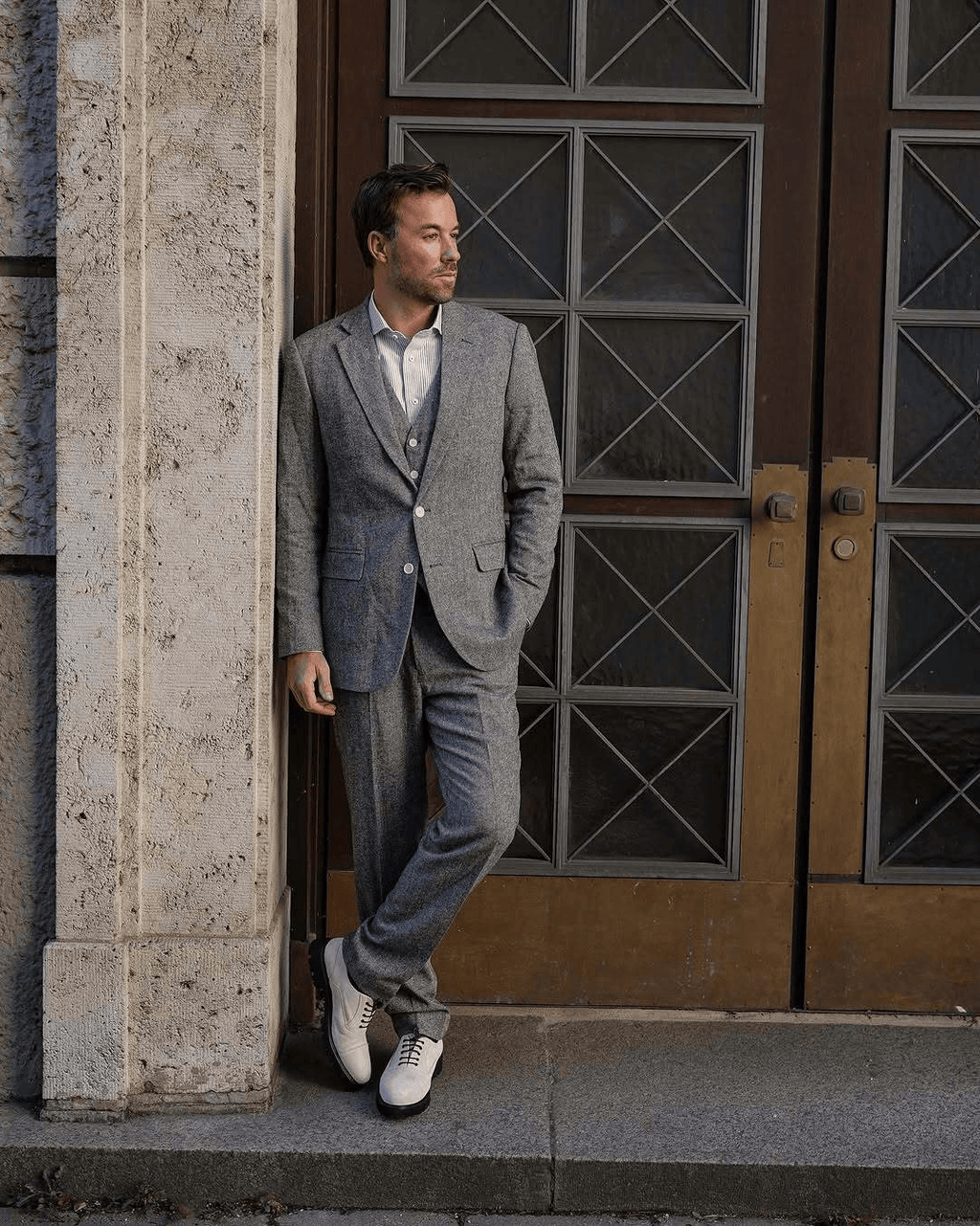 Tiavllya Tiavllya Men's Casual 3 Pieces Mens Suit Classic Tweed Notch Lapel Tuxedos (Blazer+vest+Pants)